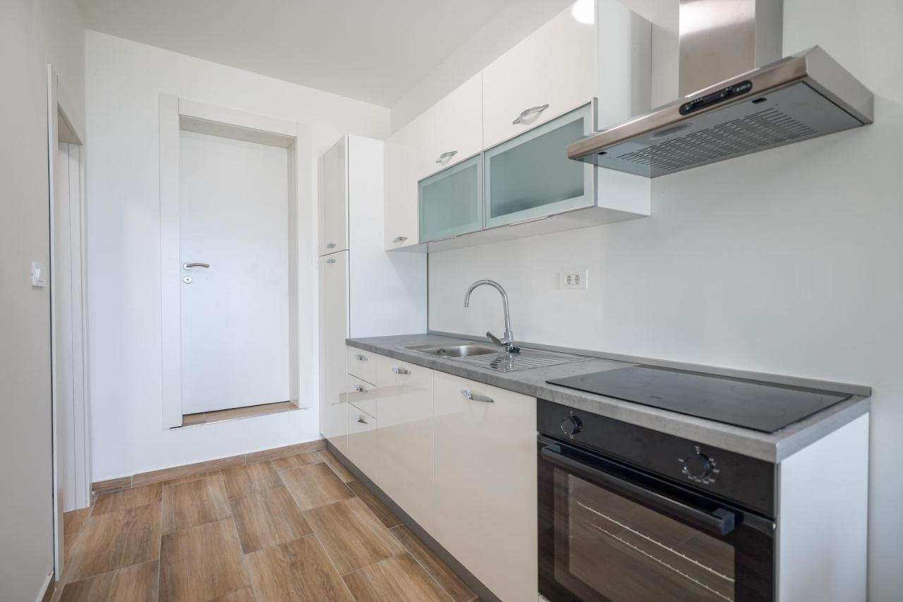 Beachfront Apartments Tic With Seaview Miletici Extérieur photo