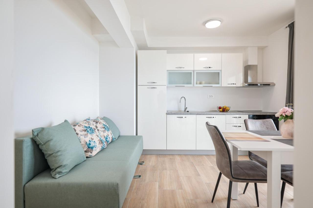 Beachfront Apartments Tic With Seaview Miletici Extérieur photo