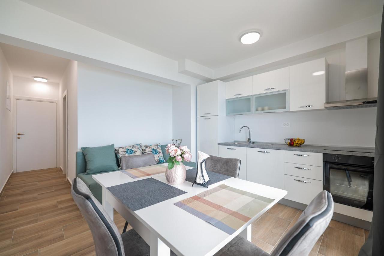 Beachfront Apartments Tic With Seaview Miletici Extérieur photo