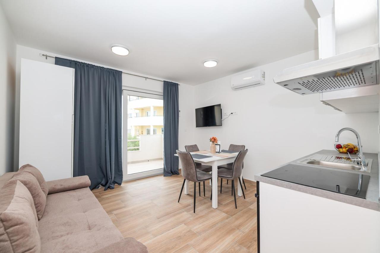 Beachfront Apartments Tic With Seaview Miletici Extérieur photo