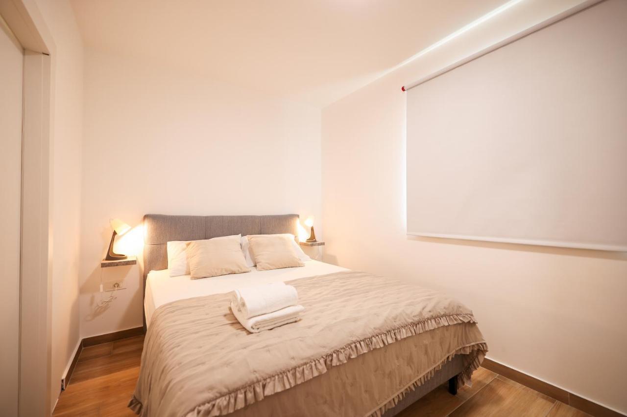 Beachfront Apartments Tic With Seaview Miletici Extérieur photo
