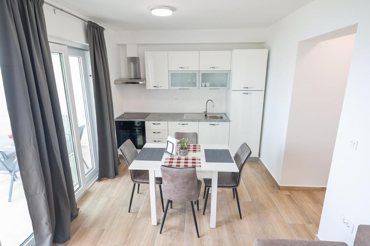Beachfront Apartments Tic With Seaview Miletici Extérieur photo