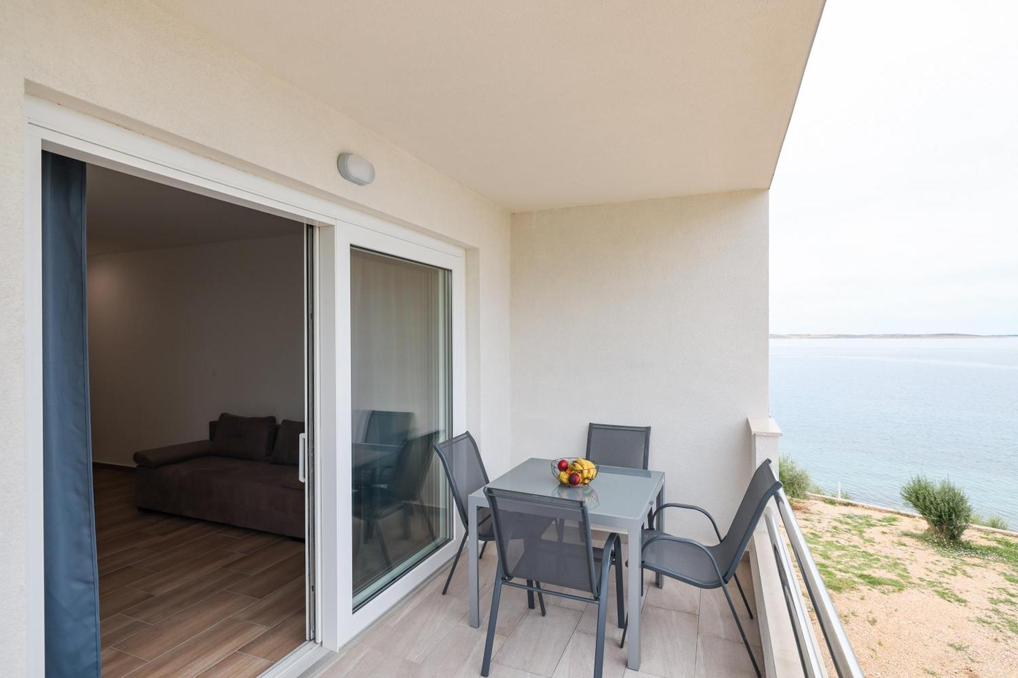 Beachfront Apartments Tic With Seaview Miletici Extérieur photo