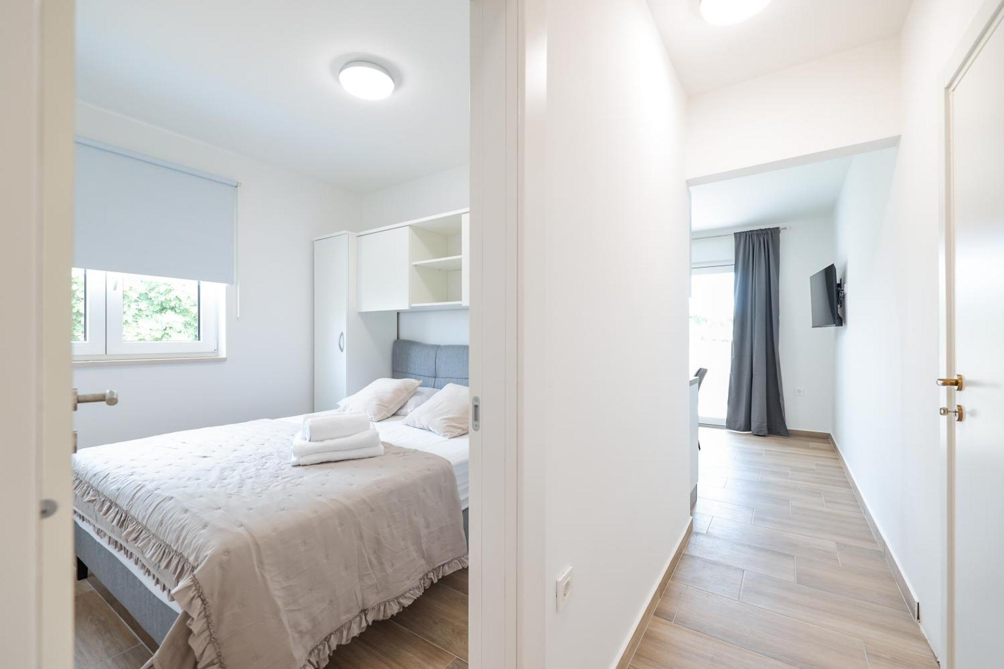 Beachfront Apartments Tic With Seaview Miletici Extérieur photo