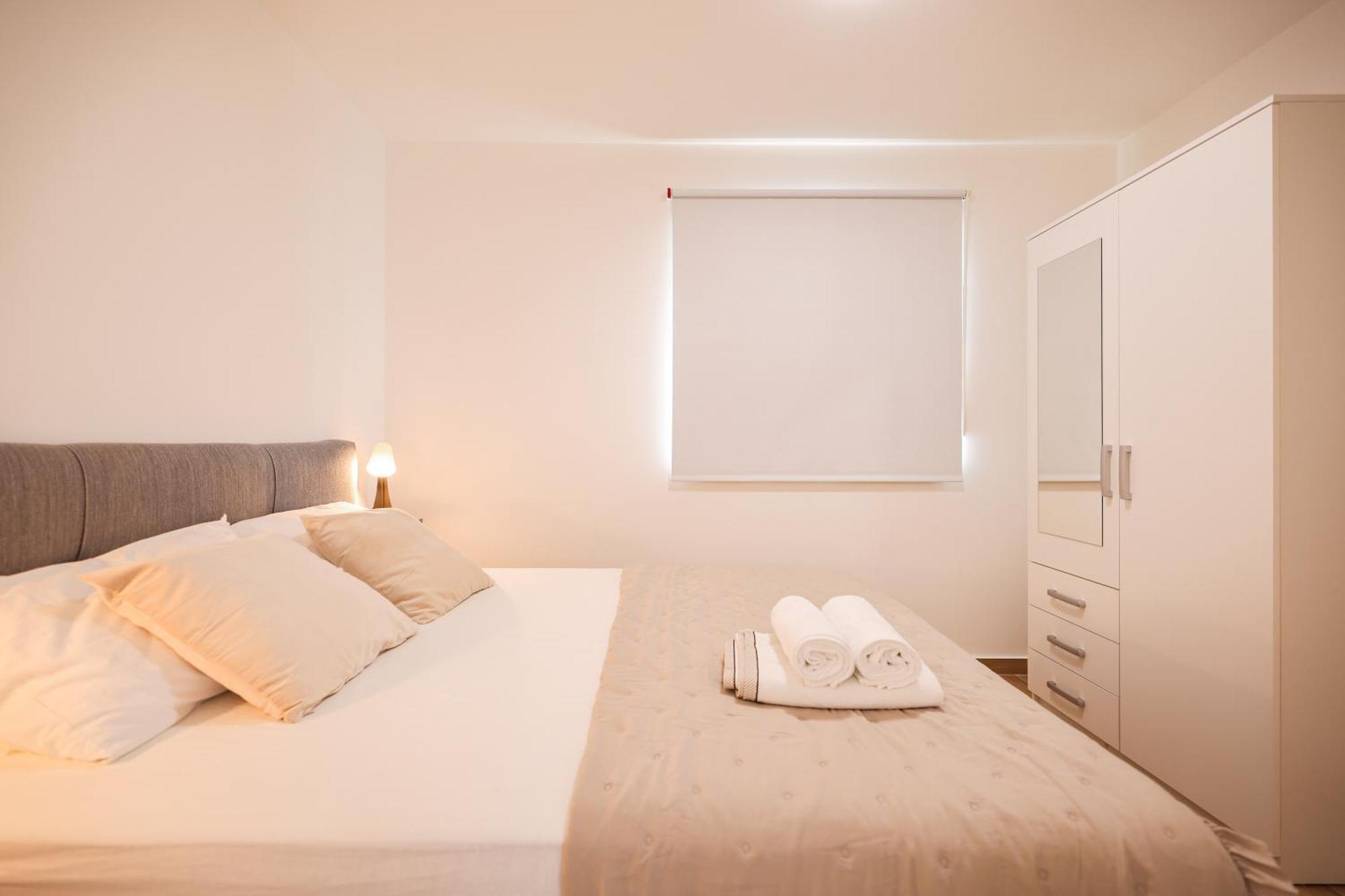 Beachfront Apartments Tic With Seaview Miletici Extérieur photo