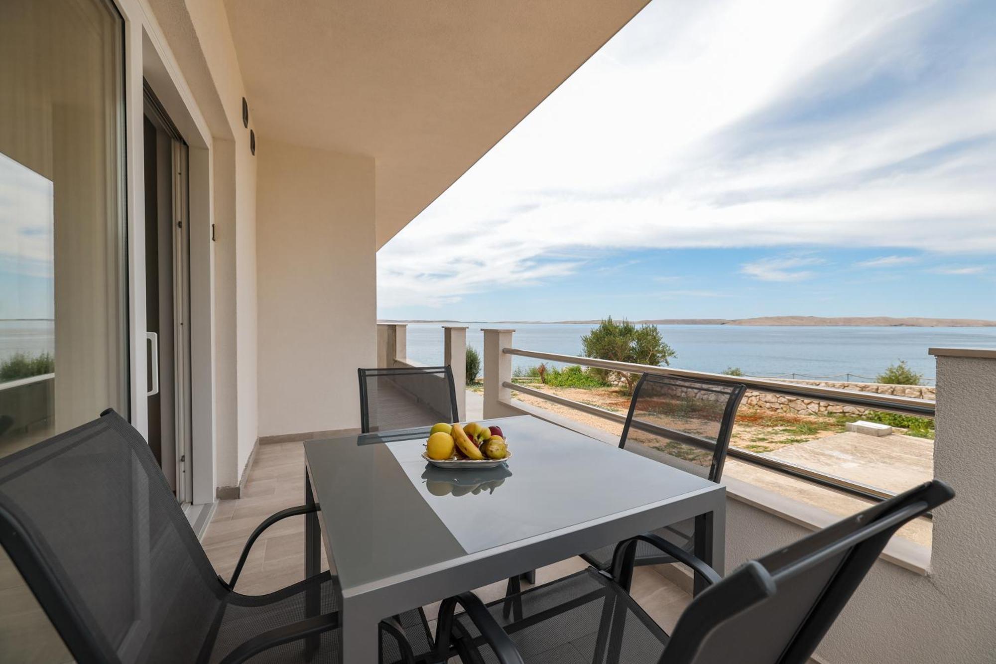 Beachfront Apartments Tic With Seaview Miletici Extérieur photo