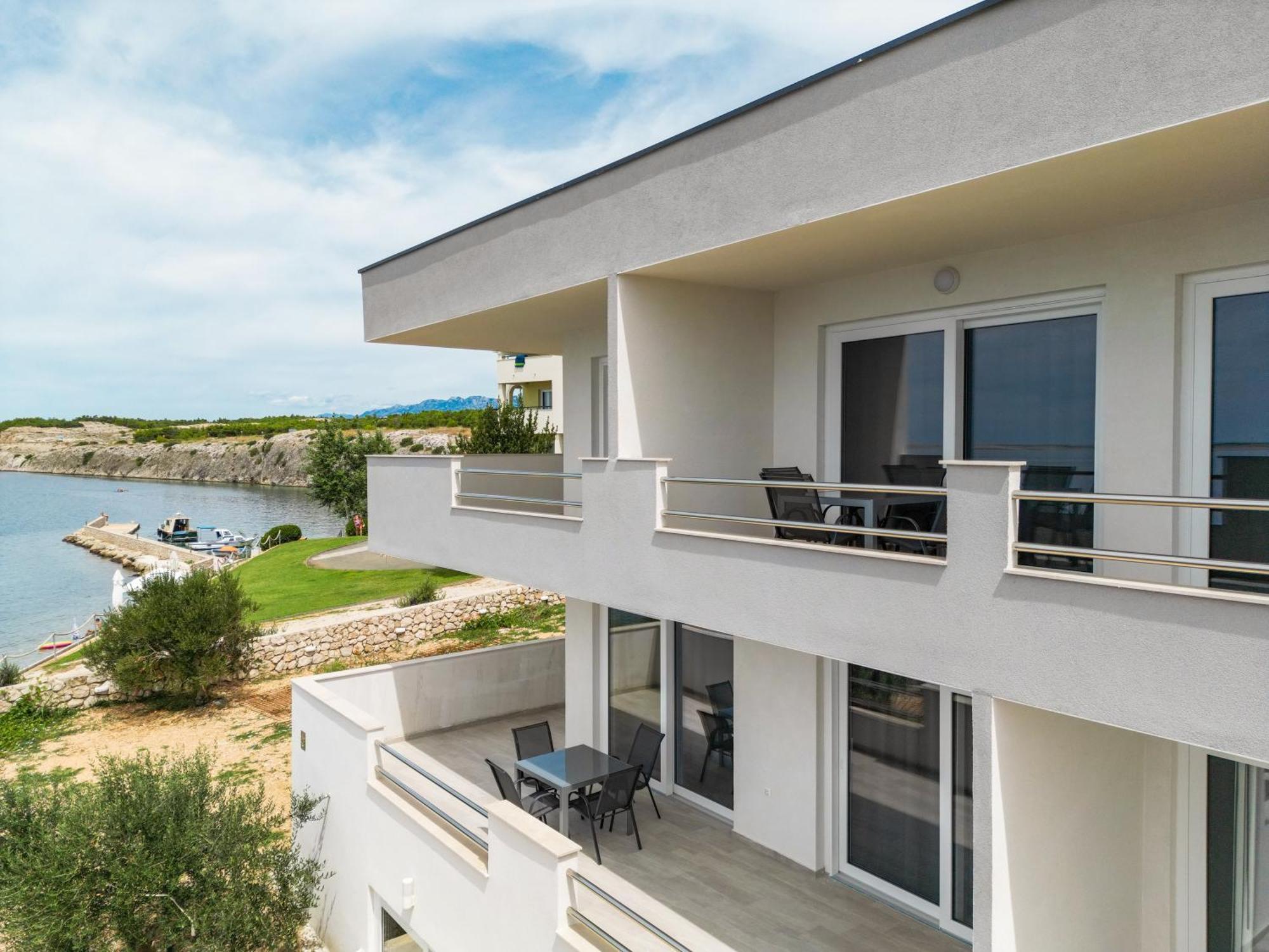 Beachfront Apartments Tic With Seaview Miletici Extérieur photo